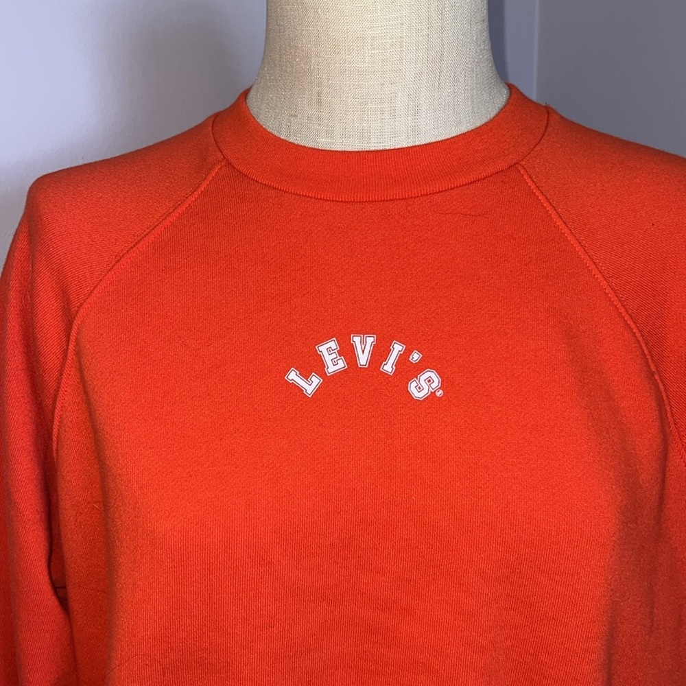 Levi’s Cropped Sweatshirt - Picture 3 of 10